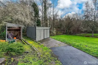 Small barn and dog run or kennel