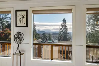 Greet the day with gorgeous sunrise vistas and end the day with stunning sunset reflections on snow covered mountain peaks, all framed by the main level living room windows.