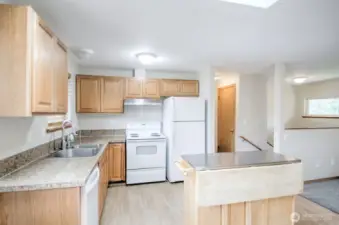 Kitchen with movable island