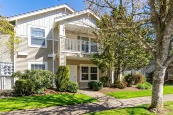 Fabulous location with easy access to shopping, dining, JBLM, and highways.