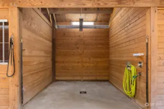 Dedicated hot/cold wash rack and cross ties