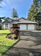 Large corner lot in Gem Heights!