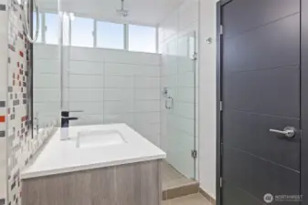 Primary bath - ensuite