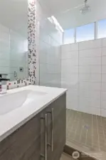 Primary bath - ensuite