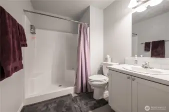 Suite Bathroom