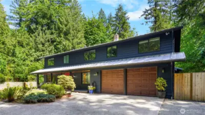 Discover your dream home in sought-after Mirrormont on a rare flat lot!