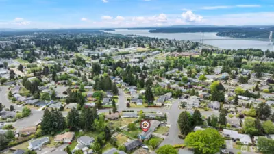 This home is in the heart of this classic, well established neighborhood which backs right up to Vassault Park.