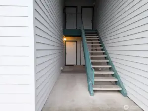 Front door on ground floor, no stairs.