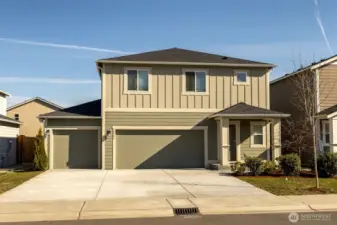 Wide Driveway for extra parking