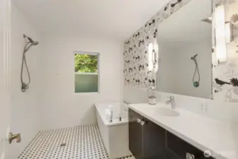 Upstairs bathroom next to the primary bedroom