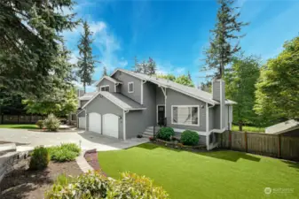Beautiful tri-level located on a quiet street in the heart of Sammamish.