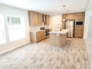 View from the diningroom to the kitchen.