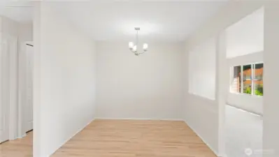 Big dining room area without staging.