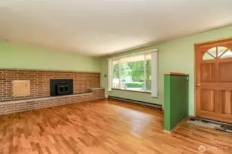 Yes those are REAL thick hardwood floors!