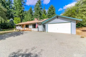Detached garage looks like a 2 car, but it's huge!