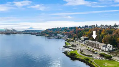 Located just a short walk from the Water Taxi, Marination Ma Kai and some of the best running, biking and walking in all of Seattle.