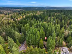 All this yet minutes to shopping, not far from wine country and downtown Woodinville, and a surprisingly easy access commuter locale. Award Winning Northshore School District.