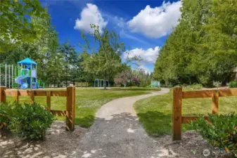 The active homeowners' association fosters a vibrant community with events such as "Food Truck Friday," a Spring Egg Hunt, a Holiday Light Contest, a festive front monument light display during the holidays, and a spirited 4th of July parade. In August, neighbors gather for a community picnic and a concert in the park. Cascade Ridge Elementary, a highly regarded science and technology magnet school, is right within the neighborhood, offering an active PTSA and unique programs such as a Wednesday ski bus, Marimba Band, spelling bee, and a 5th-grade outdoor camp.