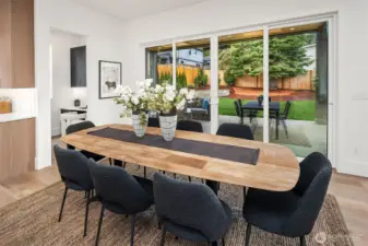 Eating nook w/patio access