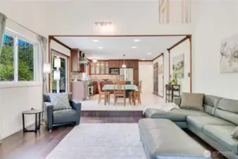 Casual Dining Area Between Kitchen and Family Room
