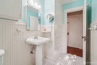 Main bathroom
