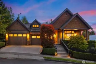 Pinnacle location at the top of the Highlands.  Home sits Park side on a private and serene Greenbelt.