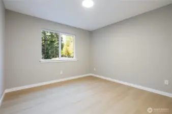 Second bedroom.