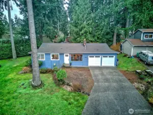 Charming single-story home located in Bothell! Close to amenities, I-405 and I-5!