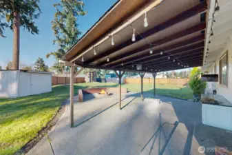 The photo is virtually staged.