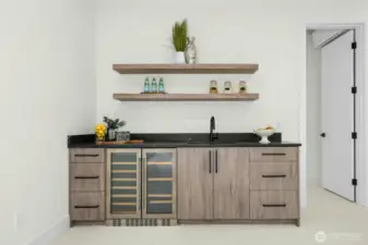 Wet bar area