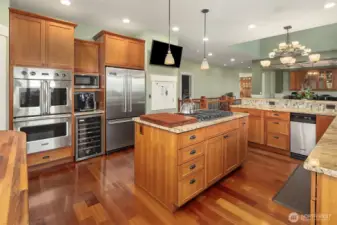 Gourmet chef-grade Viking appliances.