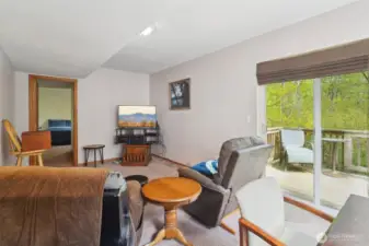 Living room (in apartment)