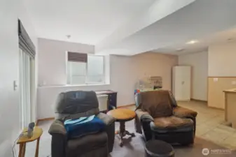 Living room (in apartment)