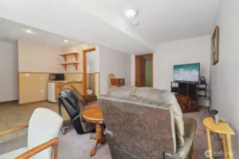 Living room (in apartment)