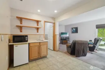 Kitchenette (in apartment)