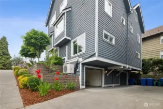 Closest garage to the street--easy entry.