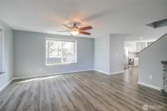 Entry/Living Room