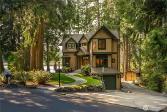 Secluded end lot