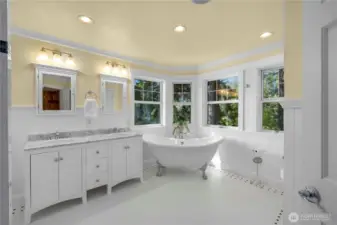 Beautiful remodeled 5 piece master Bath