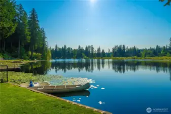 Quiet lake w/ no gas powered boats (owner's agreement)