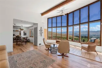 Open flow living to dining area