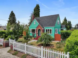 1900s Beauty Restored to it's natural Charm