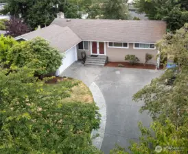 5 bedroom single story with daylight basement.  Perfect investment property...fully rented now, great bones, just needs some updating.