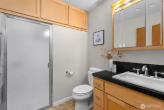 3/4 bath also with a steam shower