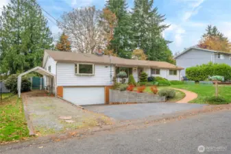 Gorgeous Mid-Century rambler in the heart of UP!