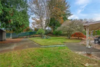 Lots of room to play, garden & entertain!