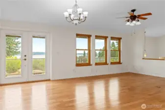 Large great roomO