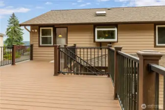 Extra large entertaining deck for pravacy