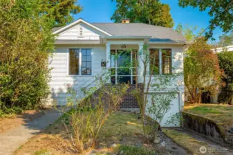 This classic 1924 Craftsman Cottage in Tangletown...