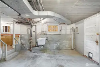 The laundry hook up's are located in the basement.